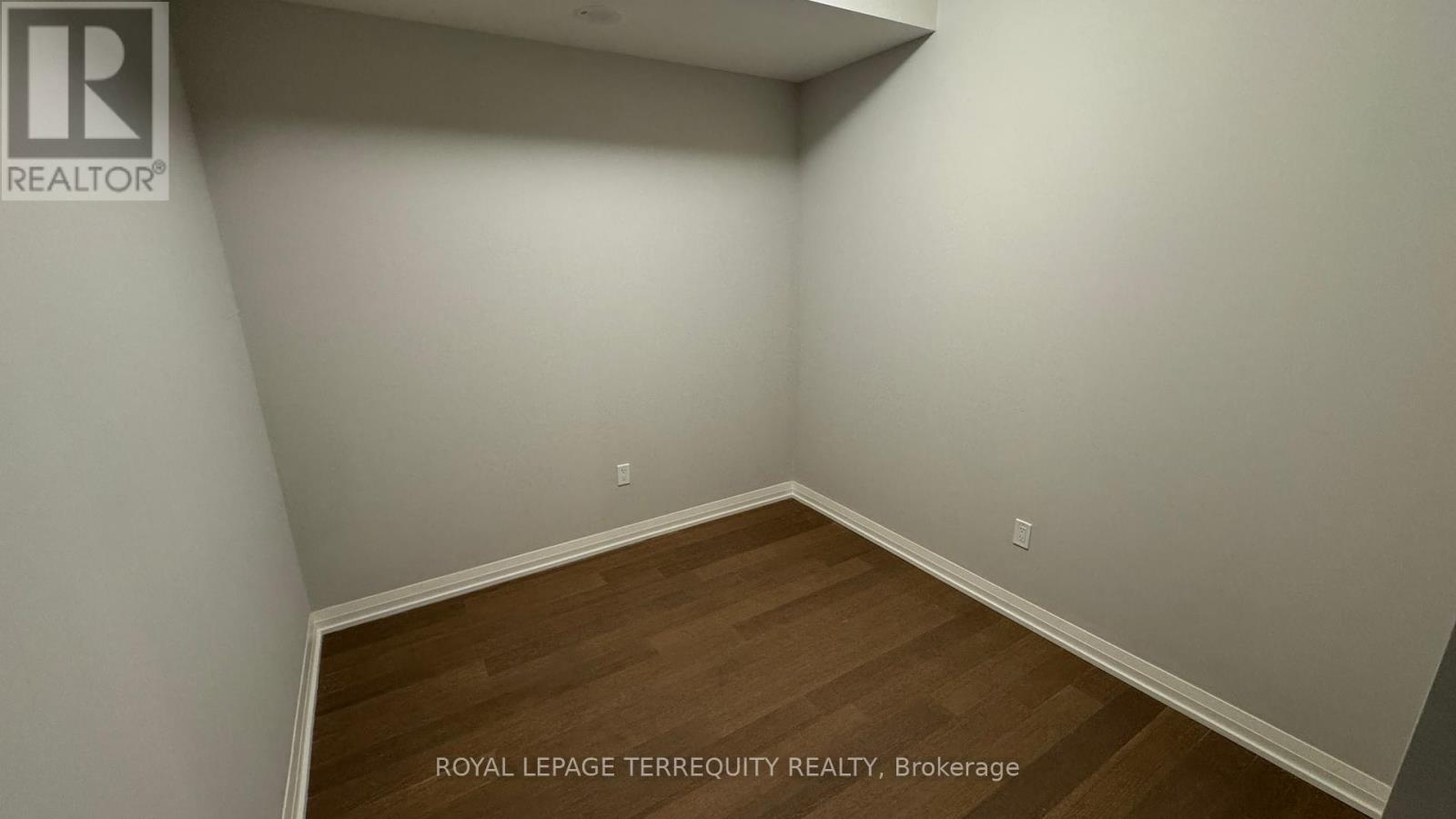 403 - 1415 Dundas Street E, Oakville, Ontario  L6H 8A3 - Photo 12 - W12217205