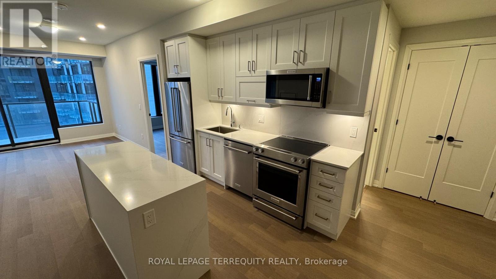 403 - 1415 Dundas Street E, Oakville, Ontario  L6H 8A3 - Photo 9 - W12217205