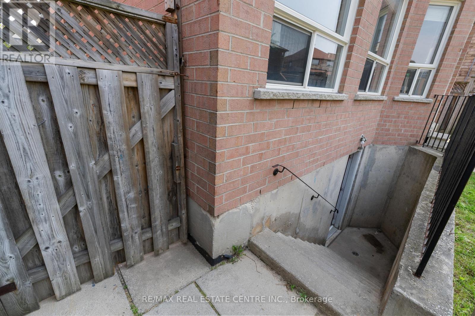 42 Zia Dodda Crescent, Brampton, Ontario  L6P 1J6 - Photo 42 - W12217209