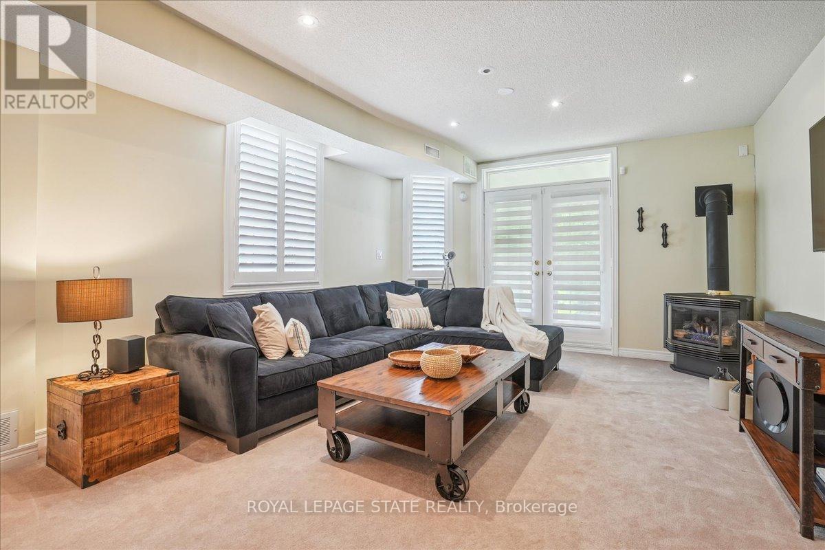 2328 Woodfield Road, Oakville (Ro River Oaks), Ontario  L6H 6Y6 - Photo 37 - W12217249
