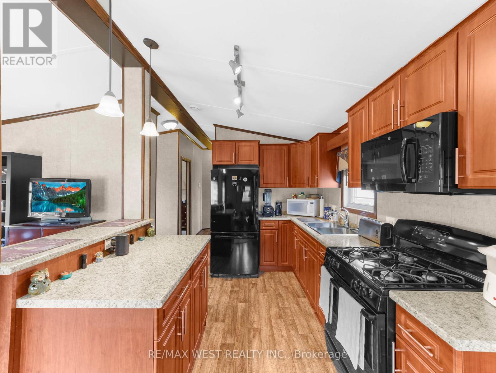 7 Ash - 4449 Milburough Line, Burlington, Ontario  L7P 0C5 - Photo 2 - W12217253