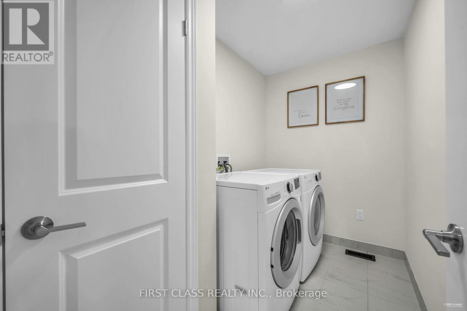 3337 Mockingbird Common Street, Oakville (Jm Joshua Meadows), Ontario  L6H 0X1 - Photo 32 - W12217296
