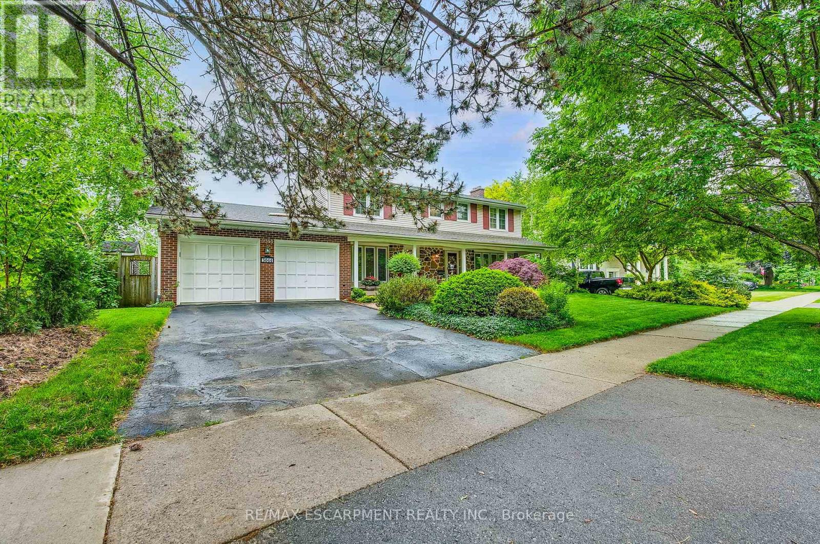 3044 Woodward Avenue, Burlington (Roseland), Ontario  L7N 2M2 - Photo 1 - W12217301