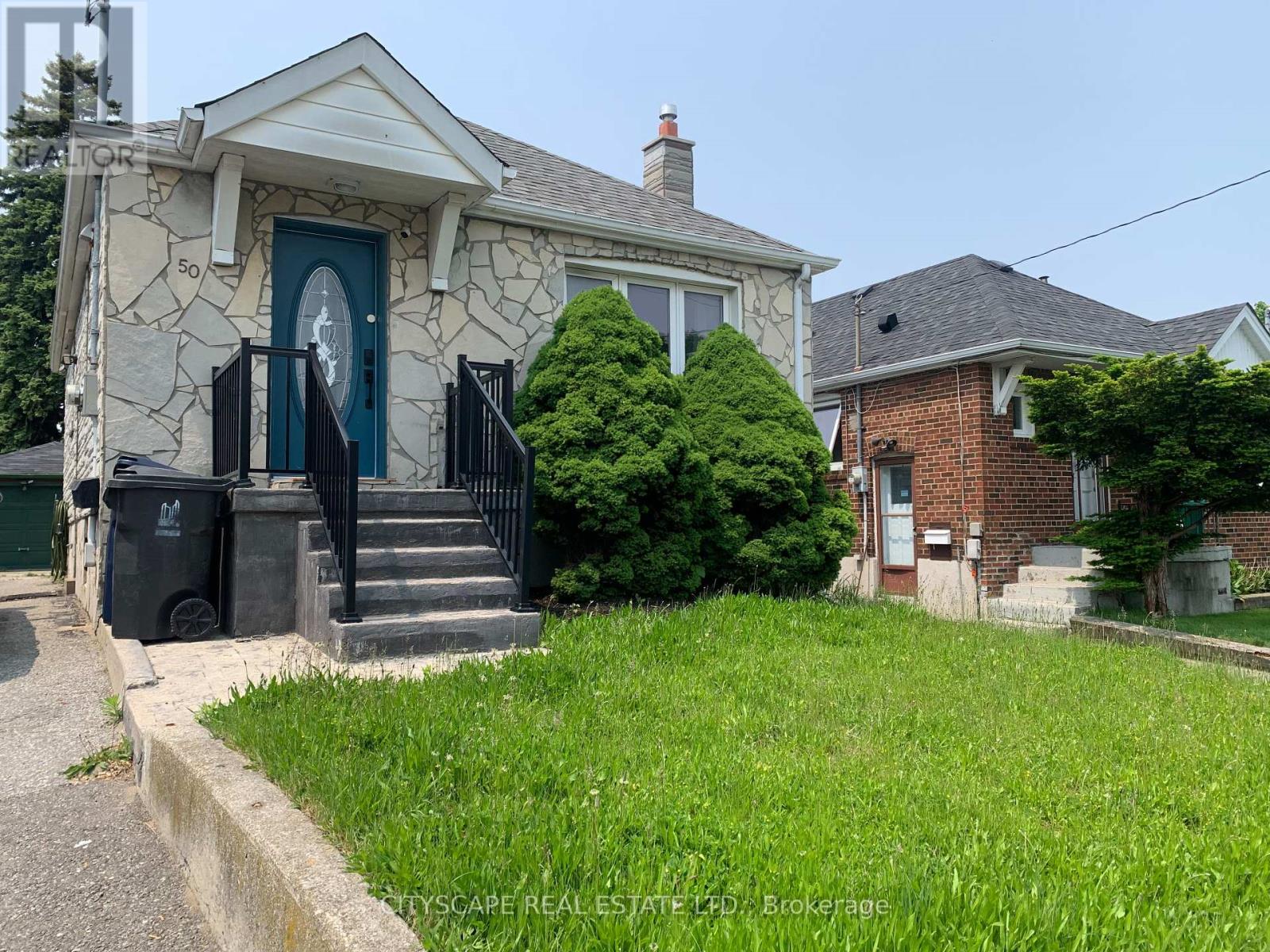 50 Stephen Drive, Toronto (Stonegate-Queensway), Ontario  M8Y 3M6 - Photo 1 - W12217340