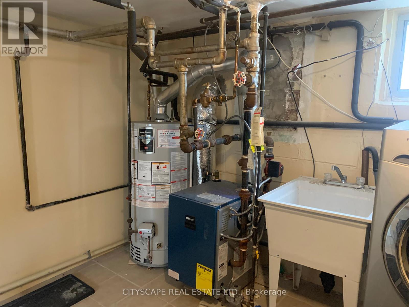 50 Stephen Drive, Toronto (Stonegate-Queensway), Ontario  M8Y 3M6 - Photo 24 - W12217340