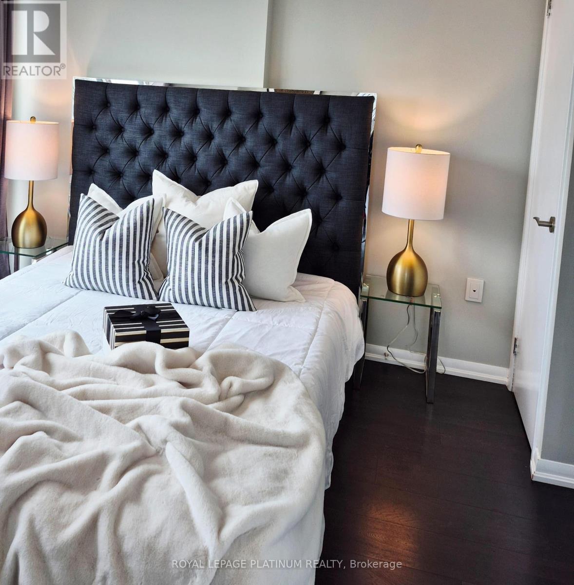 1611 - 830 Lawrence Avenue W, Toronto (Yorkdale-Glen Park), Ontario  M6A 0B6 - Photo 3 - W12217351
