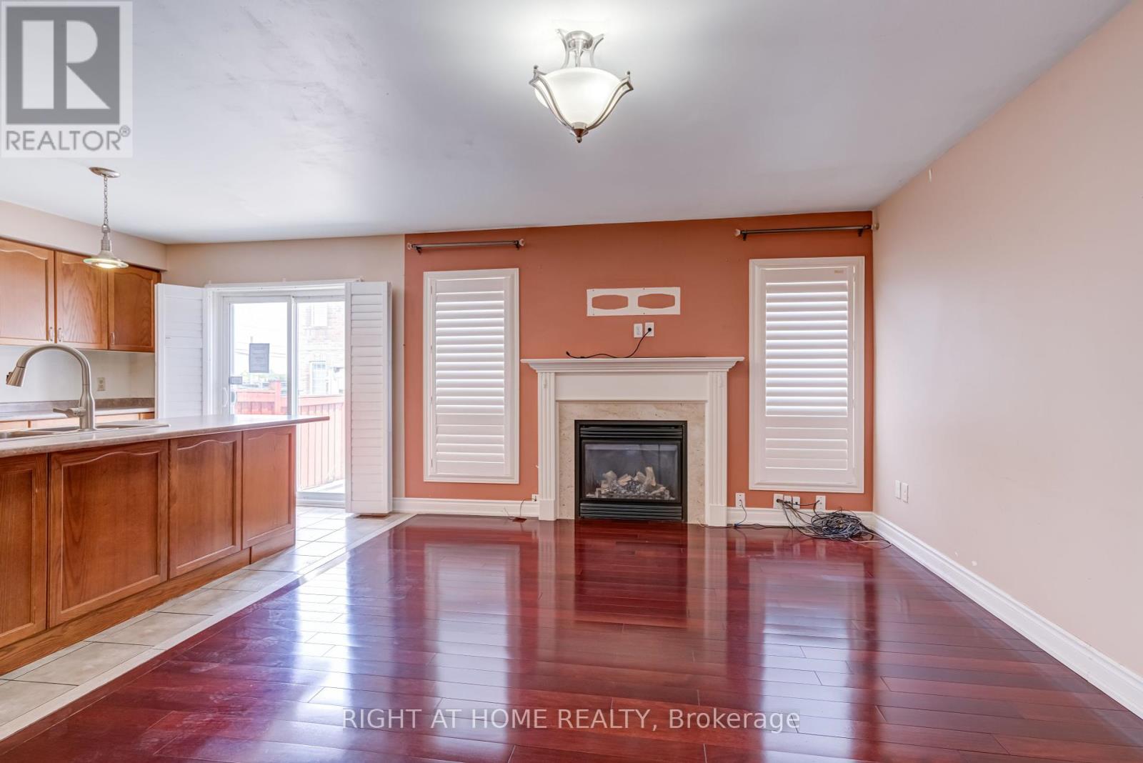 19 Peachill Court, Brampton (Bram East), Ontario  L6P 3E6 - Photo 10 - W12217354