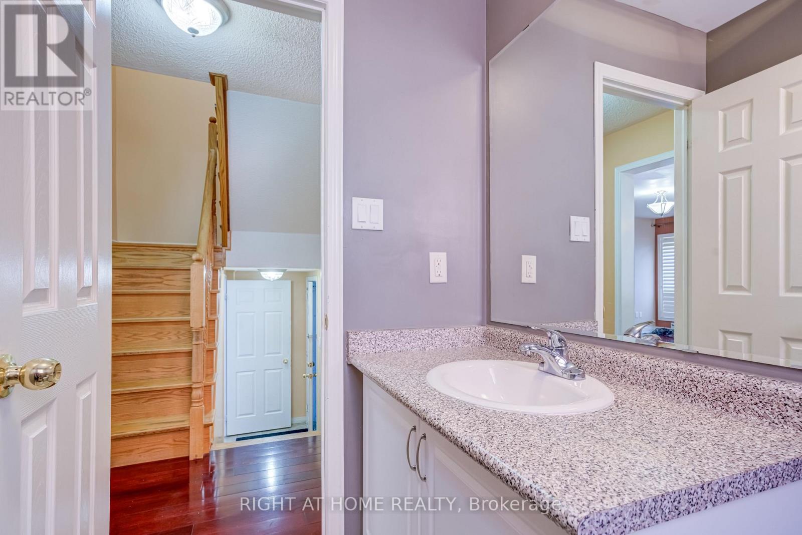 19 Peachill Court, Brampton (Bram East), Ontario  L6P 3E6 - Photo 12 - W12217354