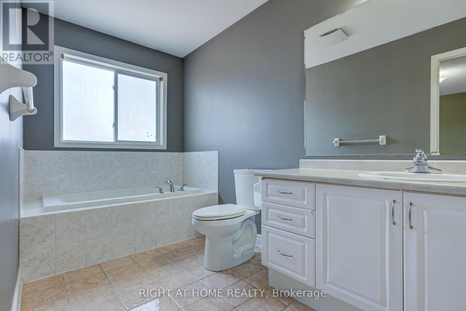 19 Peachill Court, Brampton (Bram East), Ontario  L6P 3E6 - Photo 16 - W12217354