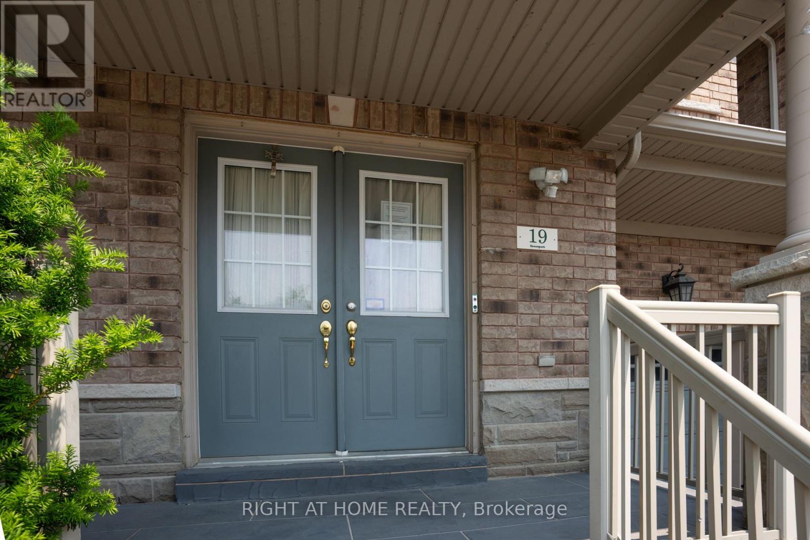 19 Peachill Court, Brampton (Bram East), Ontario  L6P 3E6 - Photo 2 - W12217354