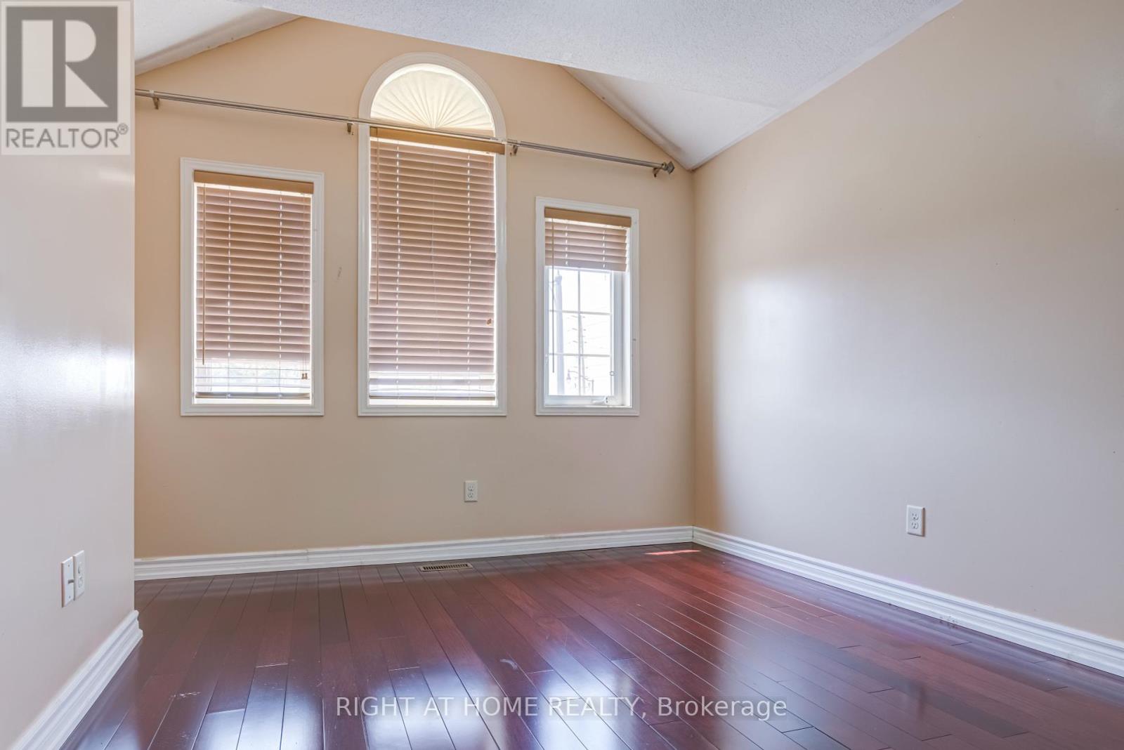 19 Peachill Court, Brampton (Bram East), Ontario  L6P 3E6 - Photo 23 - W12217354