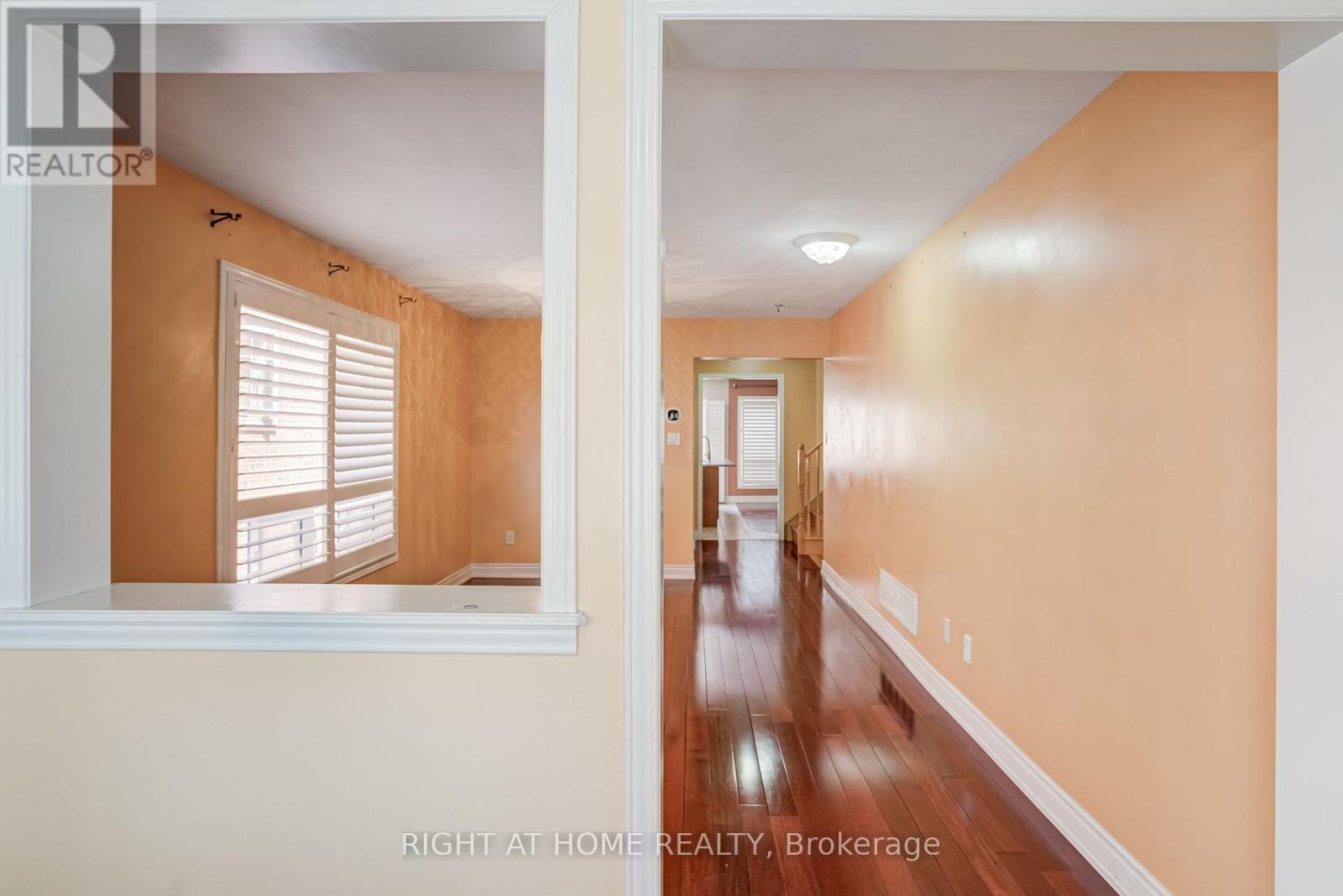 19 Peachill Court, Brampton (Bram East), Ontario  L6P 3E6 - Photo 4 - W12217354