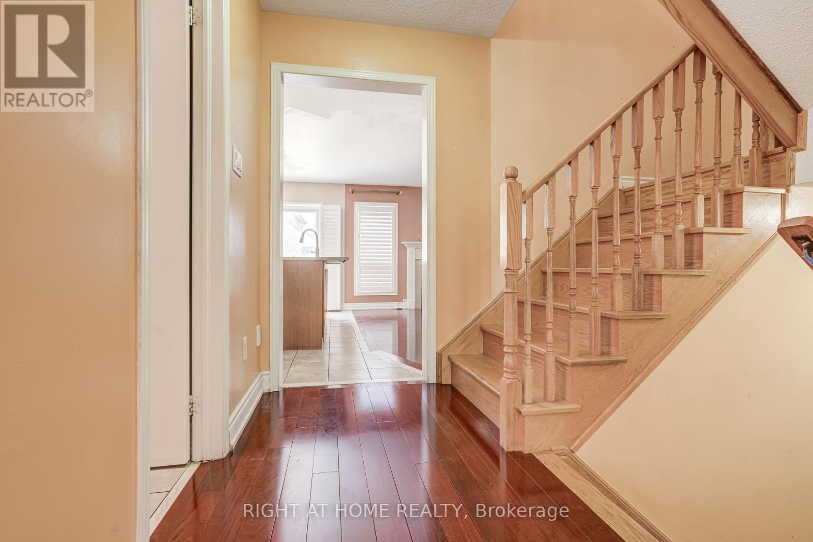 19 Peachill Court, Brampton (Bram East), Ontario  L6P 3E6 - Photo 6 - W12217354