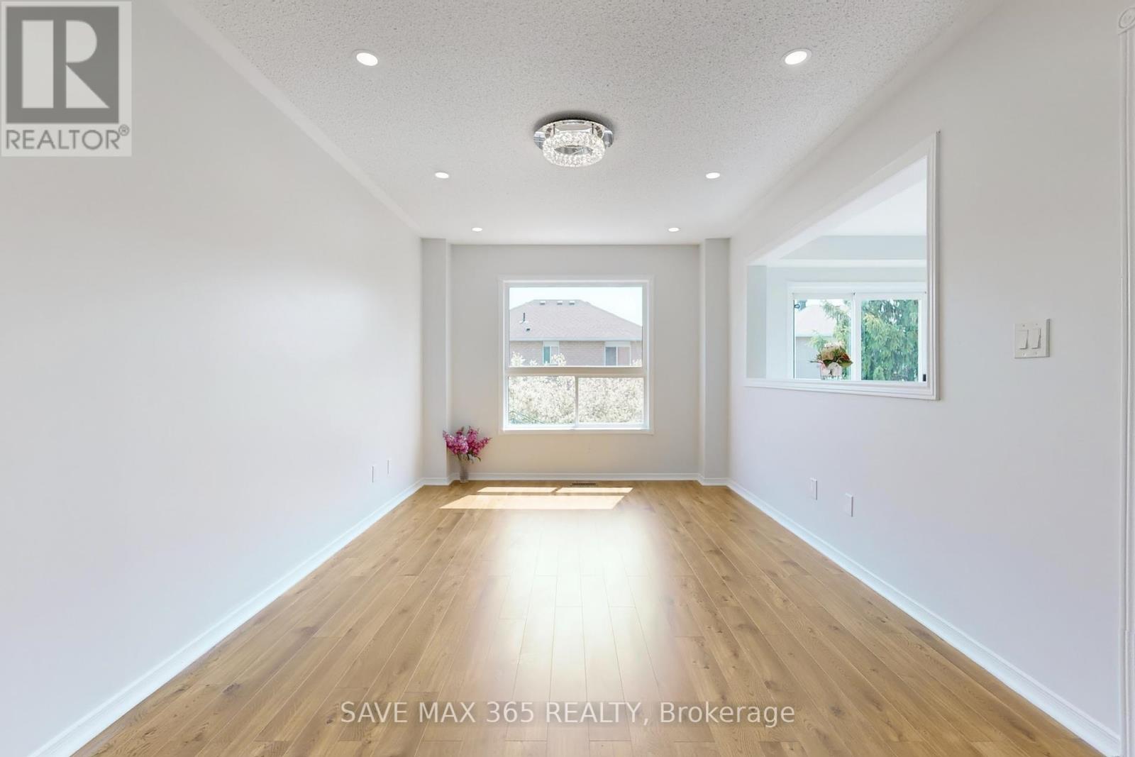 5550 Bollington Drive, Mississauga (East Credit), Ontario  L5V 2H4 - Photo 12 - W12217372