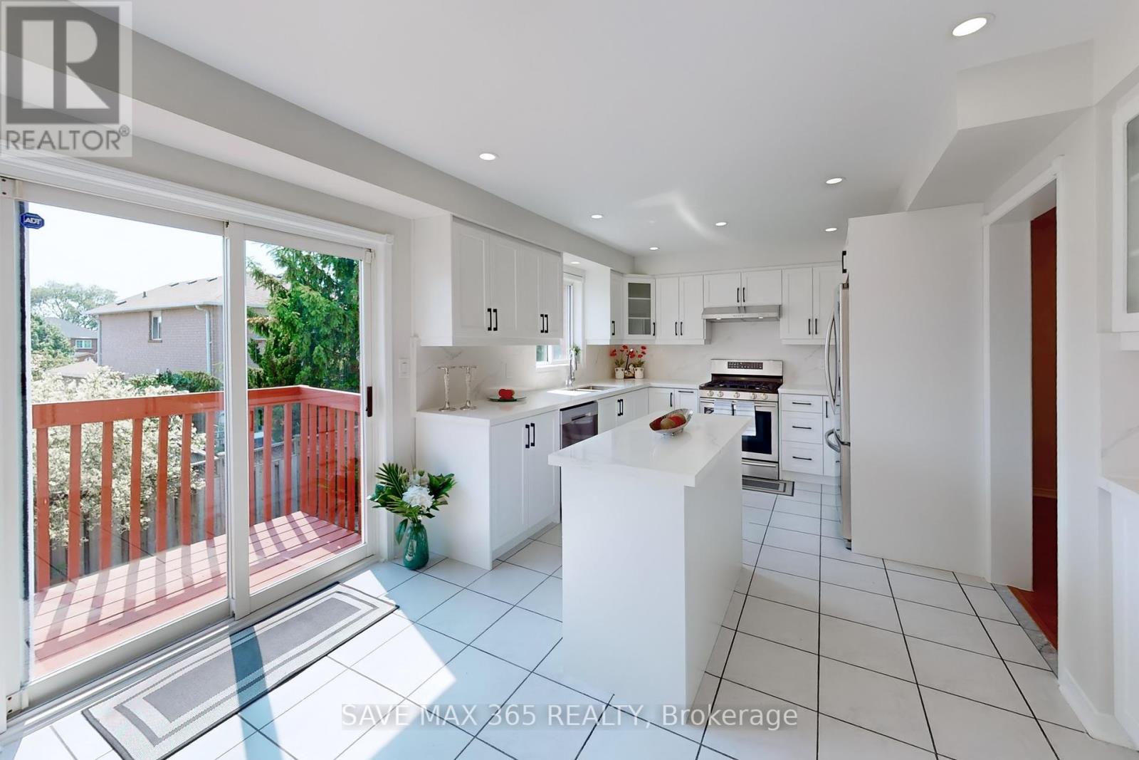 5550 Bollington Drive, Mississauga (East Credit), Ontario  L5V 2H4 - Photo 14 - W12217372