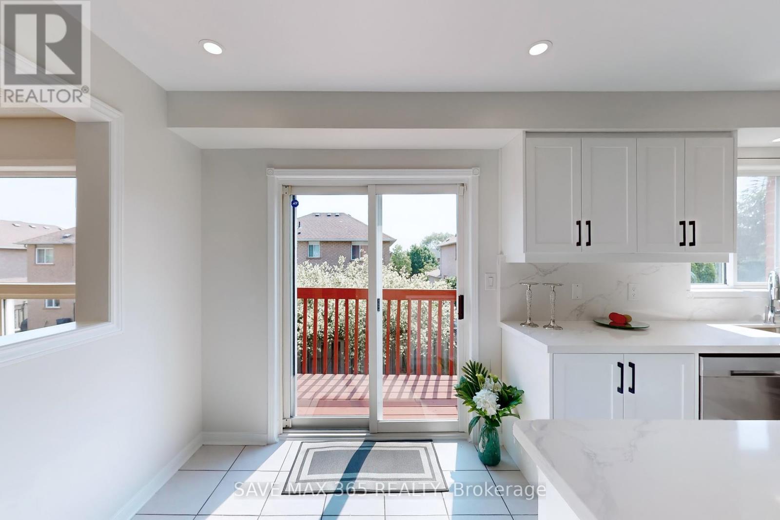 5550 Bollington Drive, Mississauga (East Credit), Ontario  L5V 2H4 - Photo 21 - W12217372