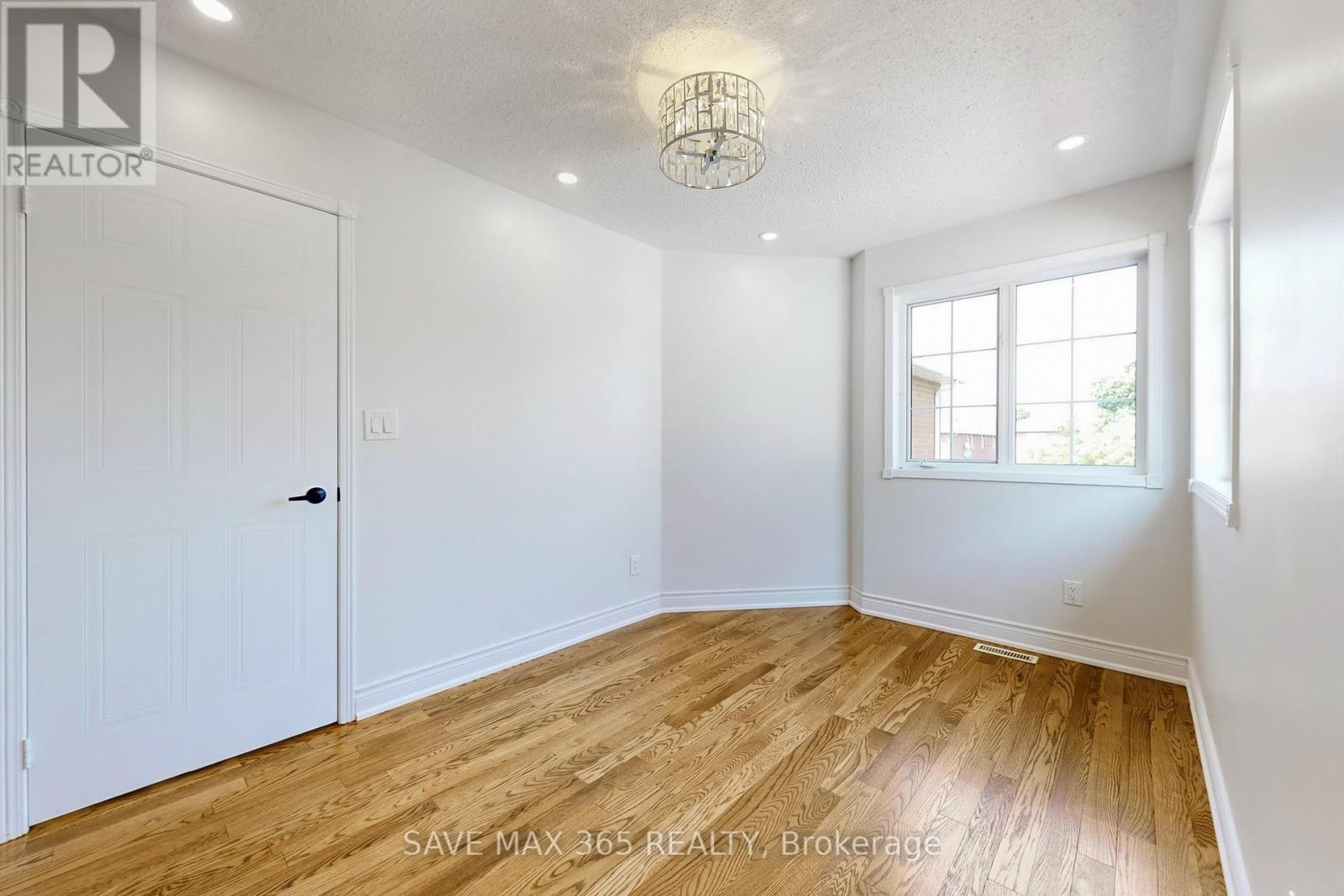5550 Bollington Drive, Mississauga, Ontario  L5V 2H4 - Photo 41 - W12217372