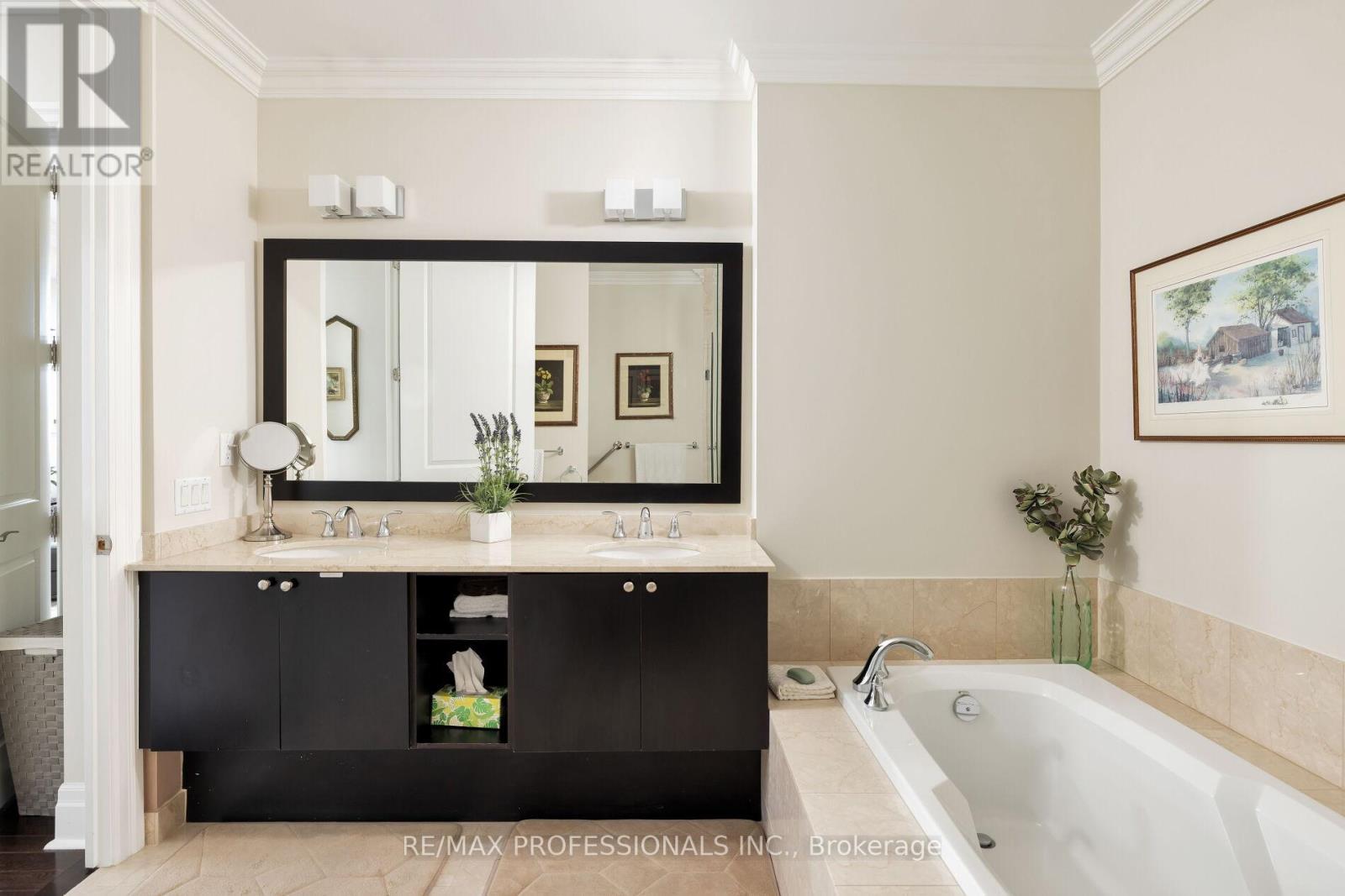 Lph7 - 9 Burnhamthorpe Crescent, Toronto (Islington-City Centre West), Ontario  M9A 0A6 - Photo 27 - W12213270