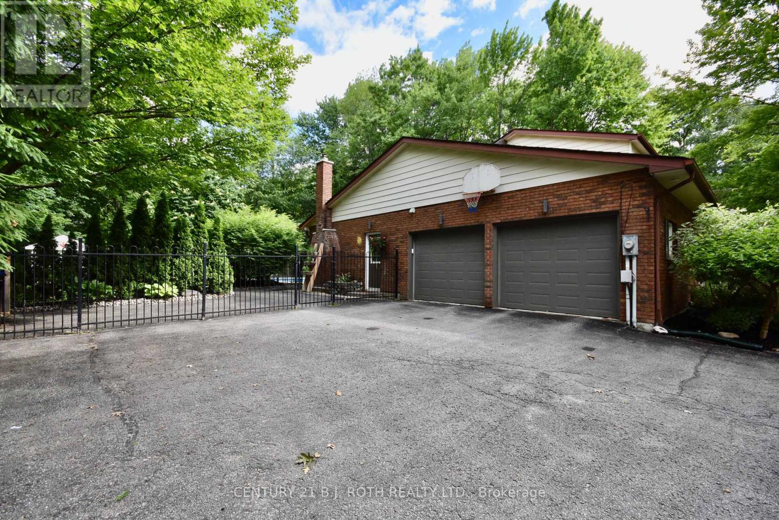 32 Wattie Road, Springwater, Ontario  L9X 0P7 - Photo 4 - S12204312