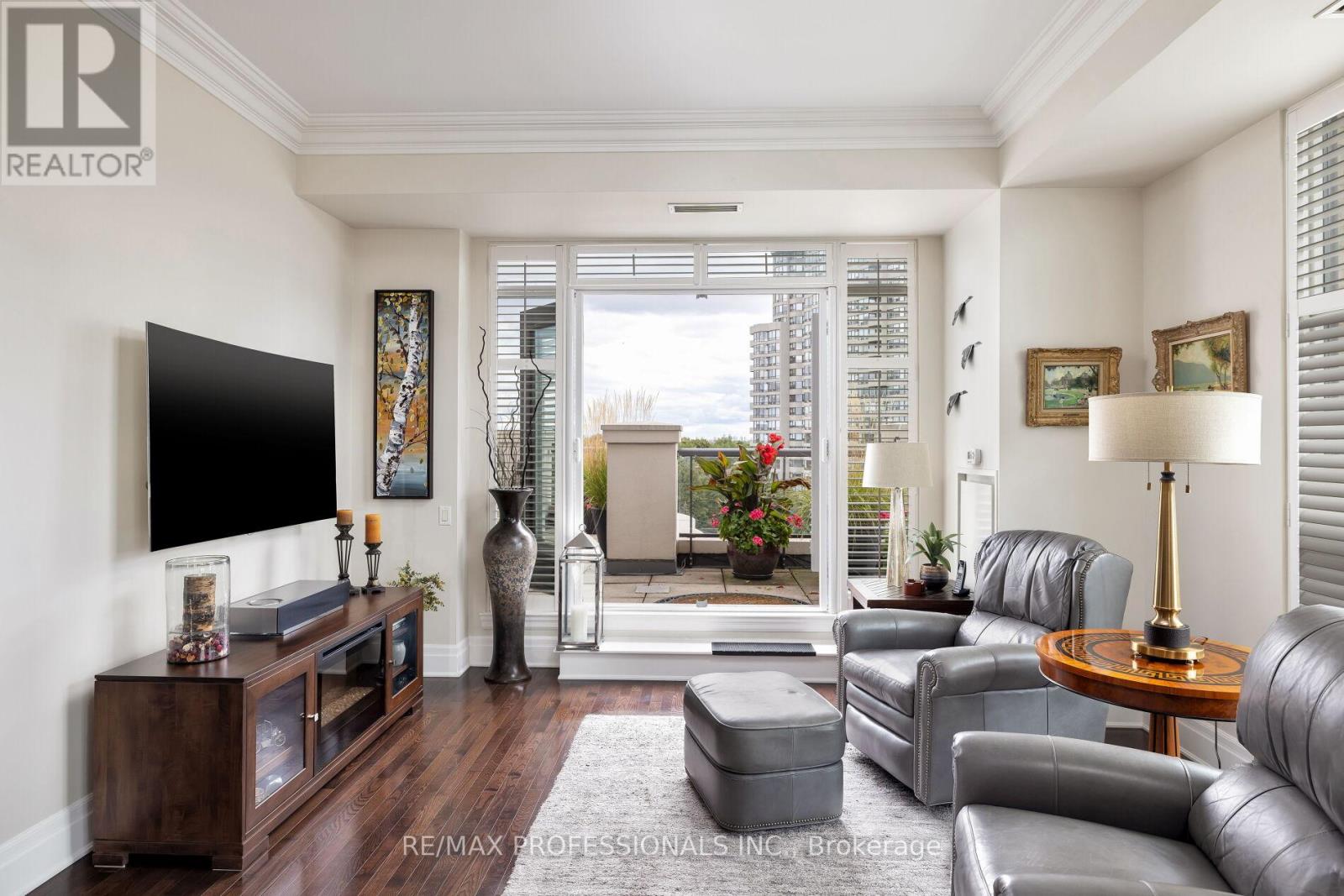 Property at LPH7 - 9 BURNHAMTHORPE CRESCENT image 1