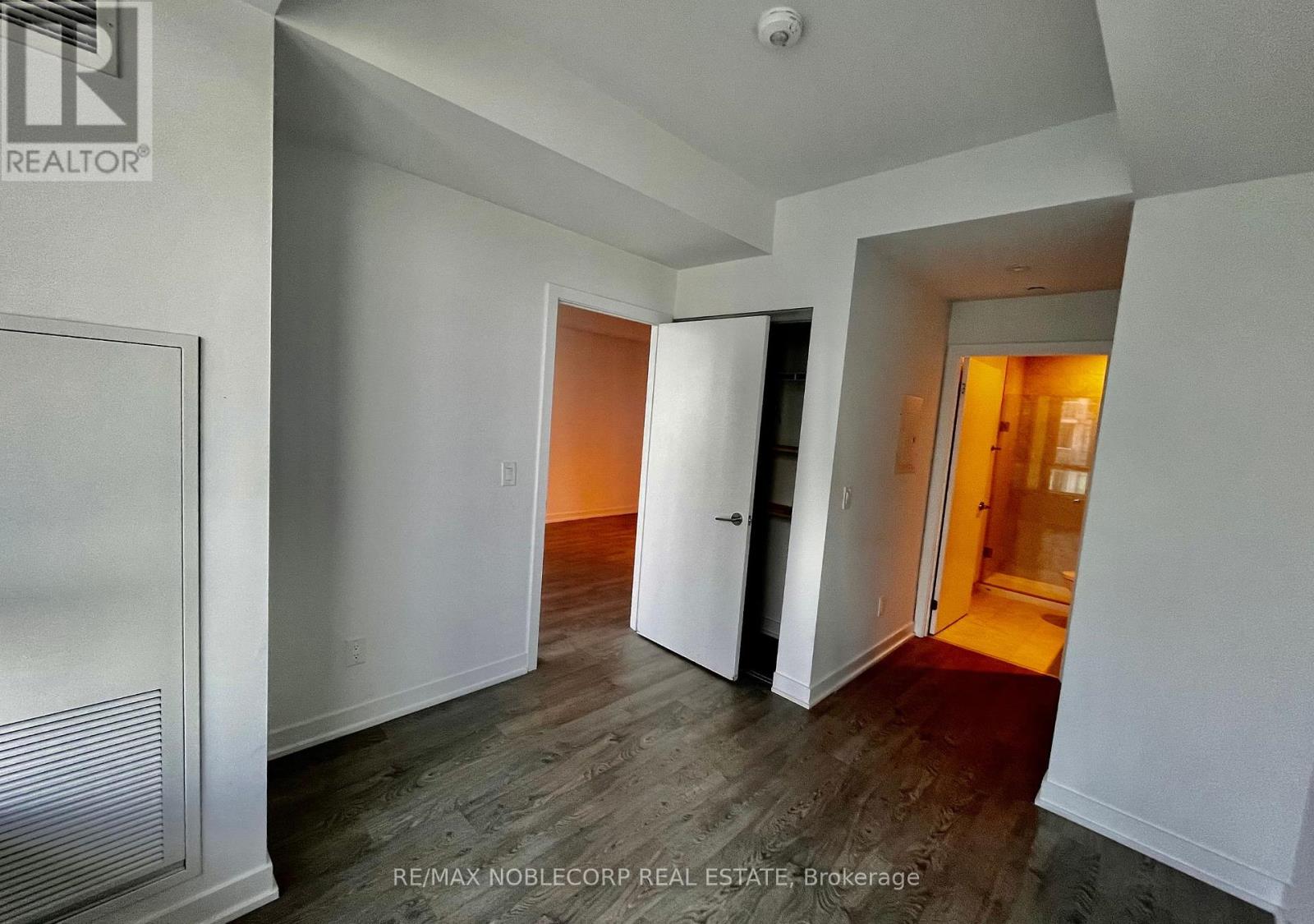 2006 - 1926 Lakeshore Boulevard W, Toronto, Ontario  M6S 1A1 - Photo 16 - W12195276