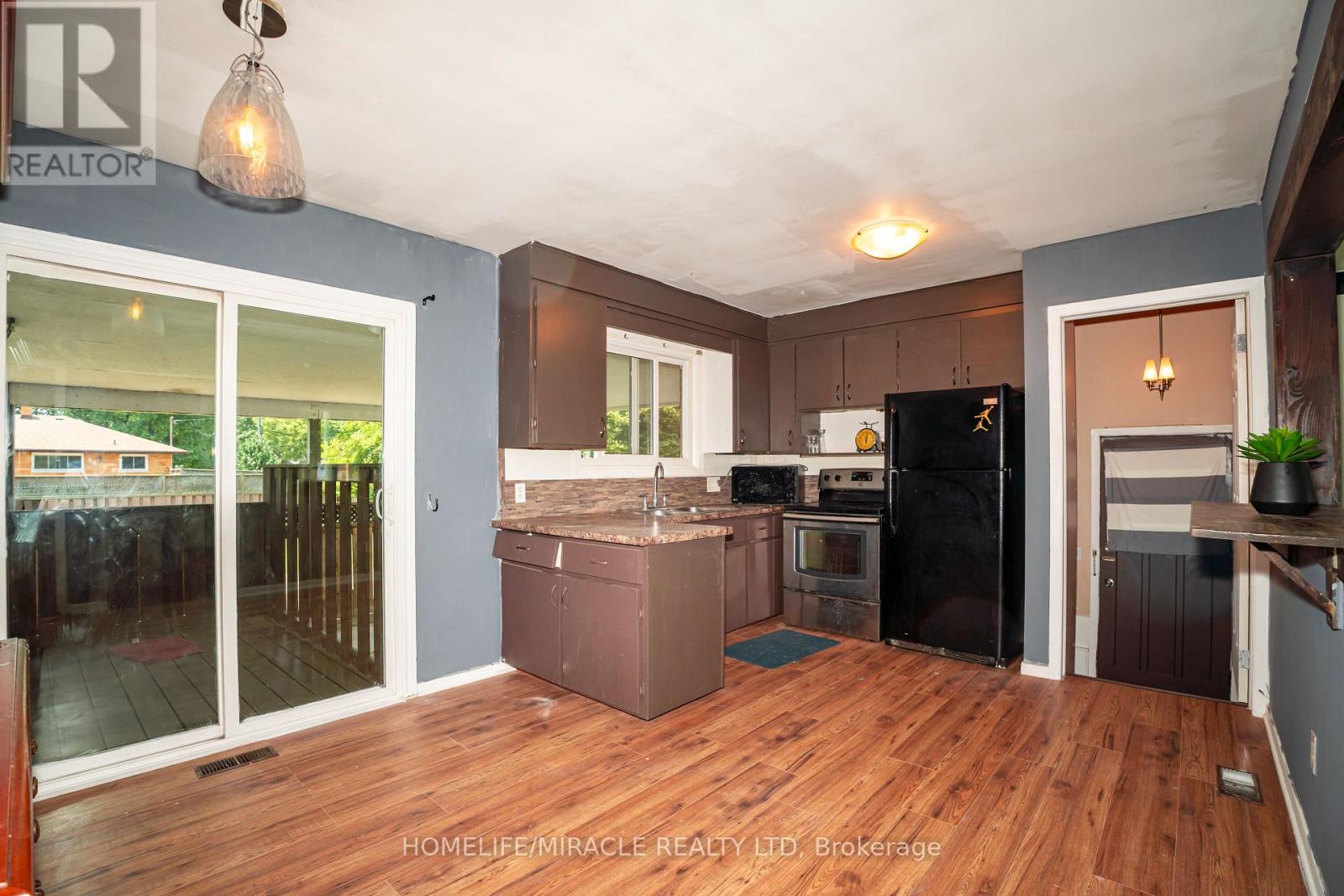 84 Dunvegan Drive, Chatham-Kent, Ontario  N7M 5A2 - Photo 8 - X12217177