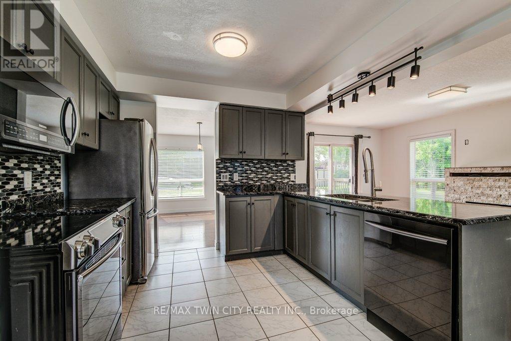 153 Starwood Drive, Guelph (Grange Road), Ontario  N1E 7G7 - Photo 12 - X12217201
