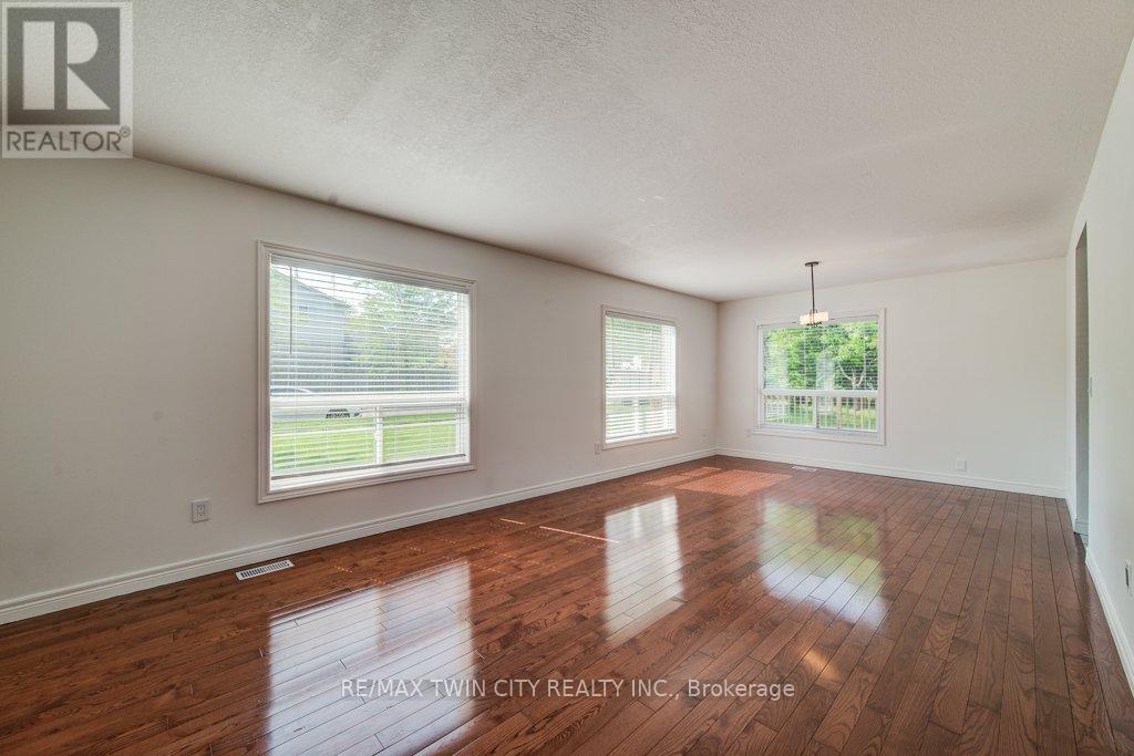 153 Starwood Drive, Guelph (Grange Road), Ontario  N1E 7G7 - Photo 5 - X12217201