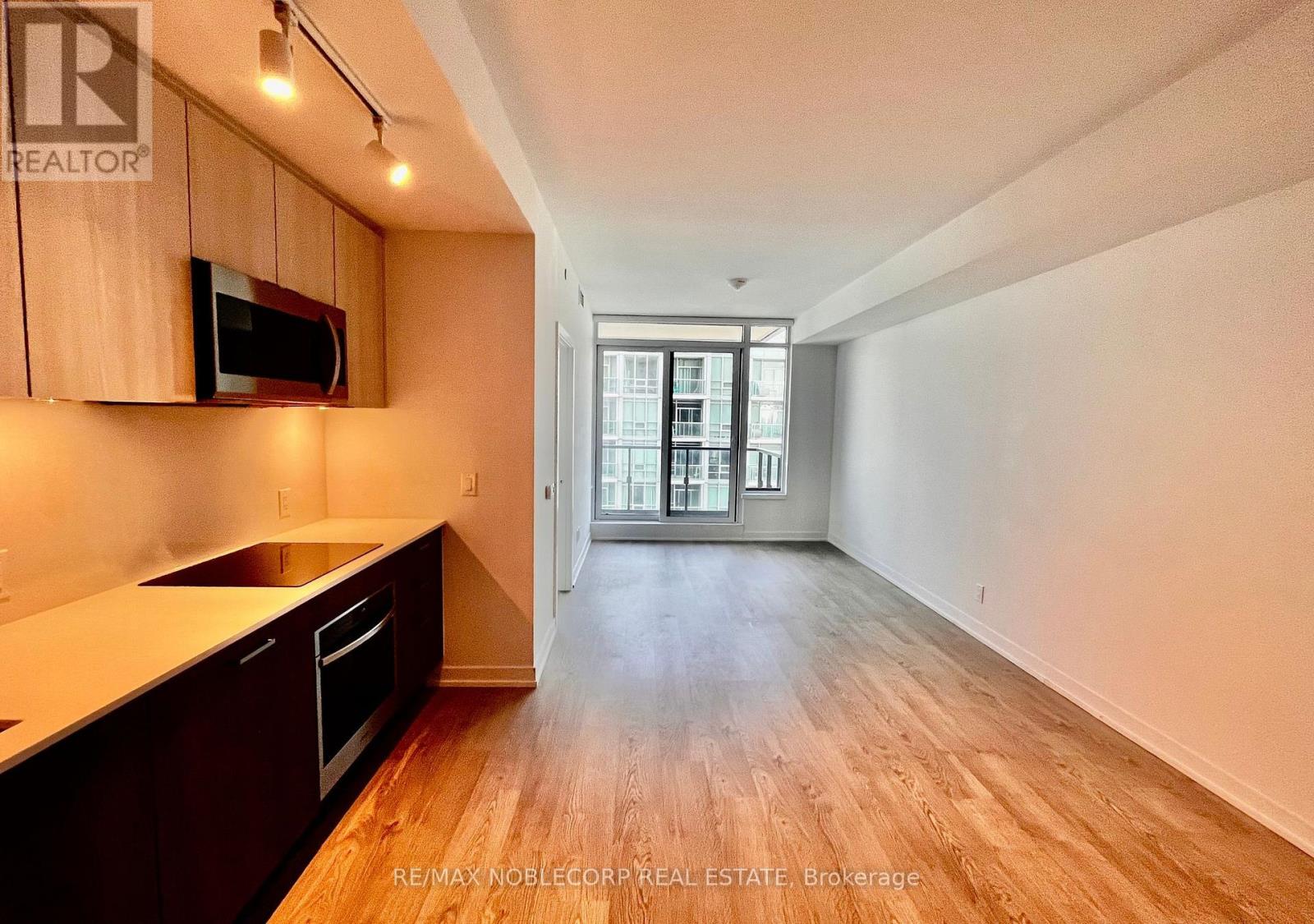 2006 - 1926 Lakeshore Boulevard W, Toronto, Ontario  M6S 1A1 - Photo 11 - W12195276