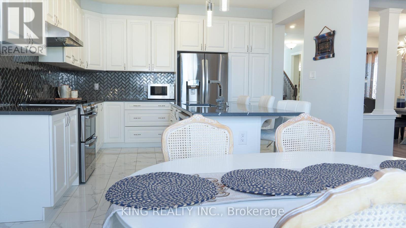 68 Baldcypress Way, Ottawa, Ontario  K2V 0N6 - Photo 4 - X12216460