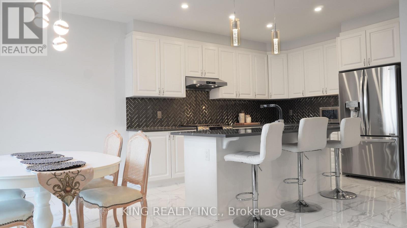 68 Baldcypress Way, Ottawa, Ontario  K2V 0N6 - Photo 5 - X12216460