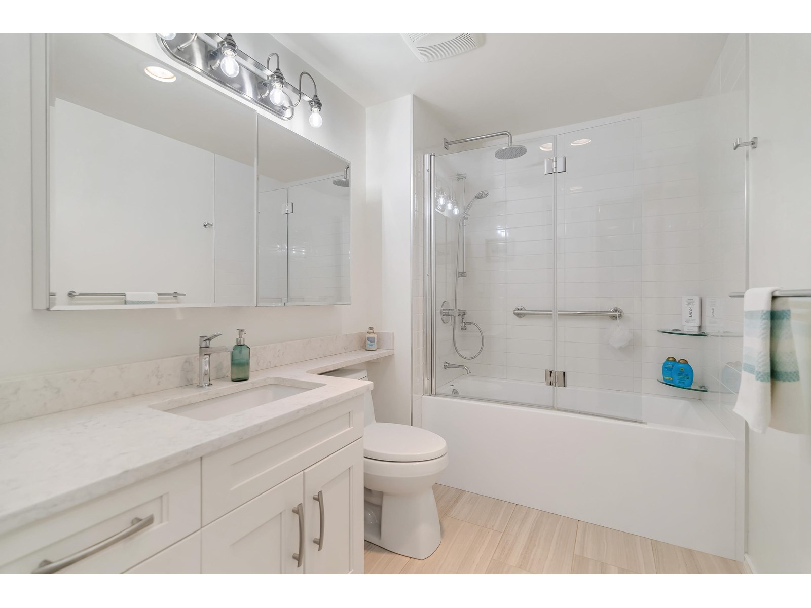 111 1785 Martin Drive, Surrey, British Columbia  V4A 9T5 - Photo 13 - R3014189