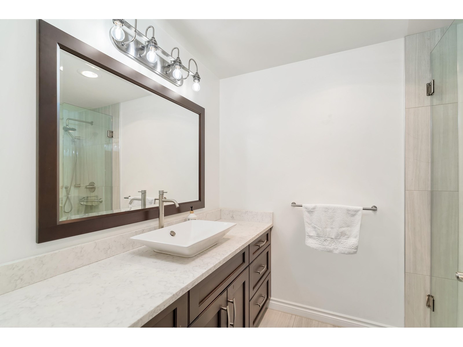 111 1785 Martin Drive, Surrey, British Columbia  V4A 9T5 - Photo 15 - R3014189