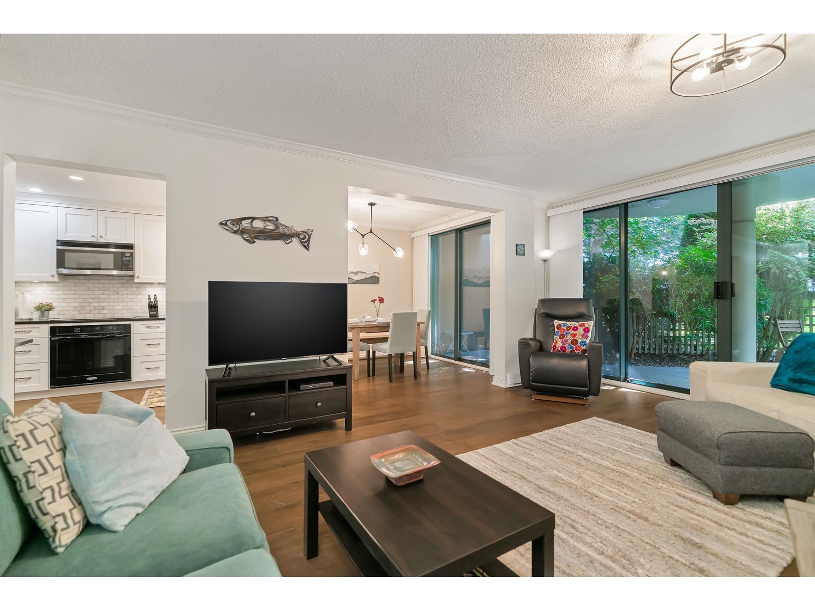 111 1785 Martin Drive, Surrey, British Columbia  V4A 9T5 - Photo 10 - R3014189