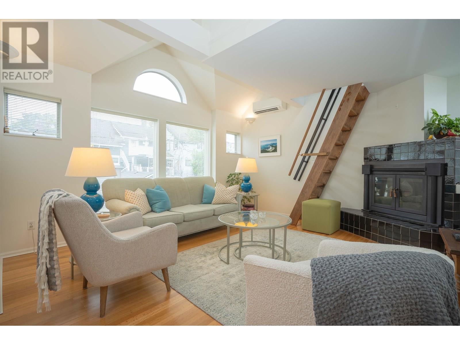 Property at 1346 LABURNUM STREET image 2
