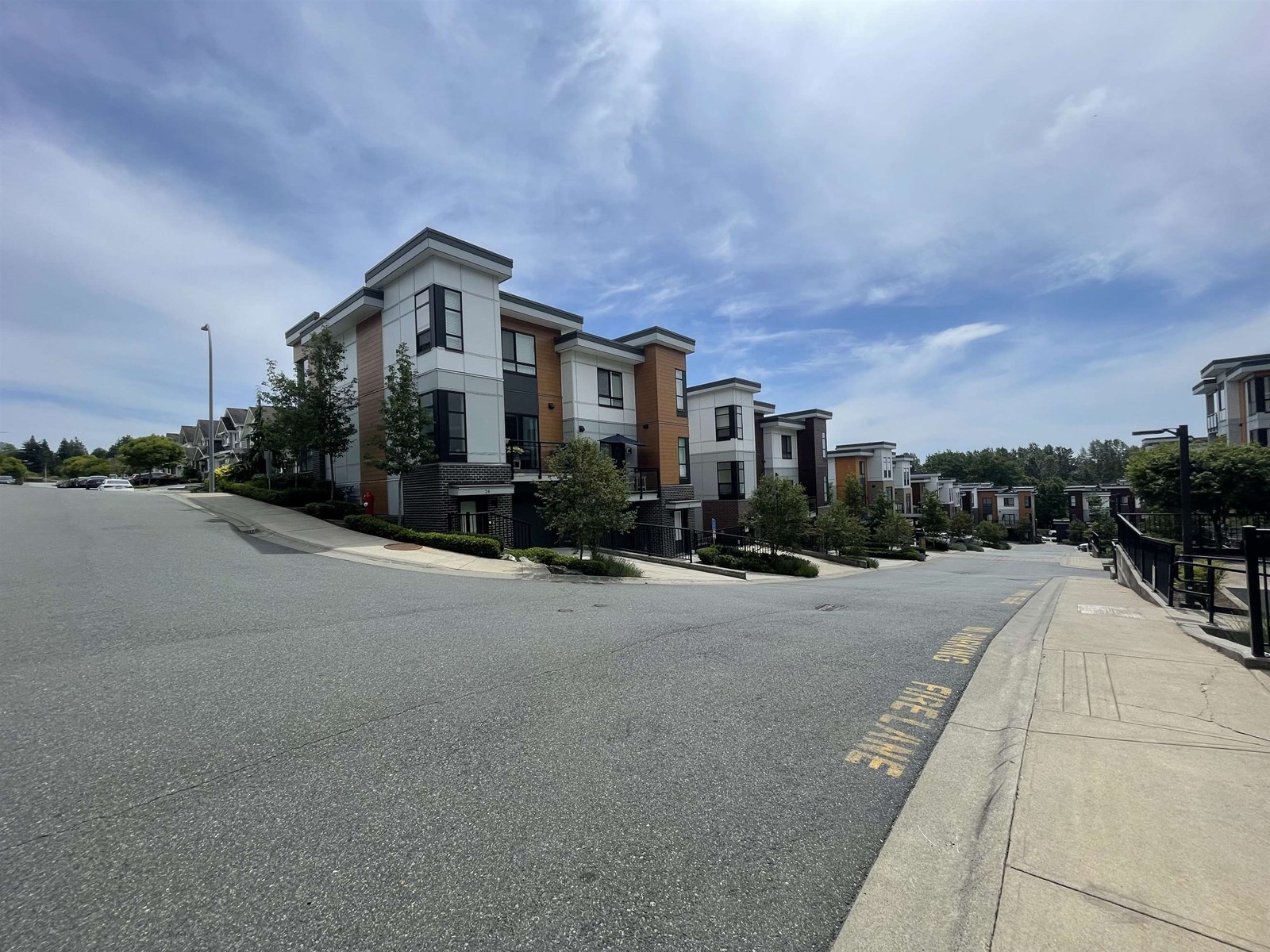 20087 68 Avenue, Langley, British Columbia  V2Y 0Y3 - Photo 3 - R3012697