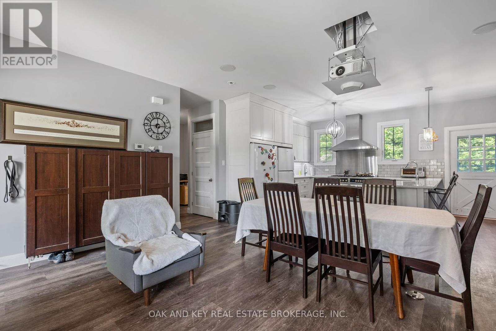 10016 Port Franks Road, Lambton Shores (Port Franks), Ontario  N0M 2L0 - Photo 10 - X12217446