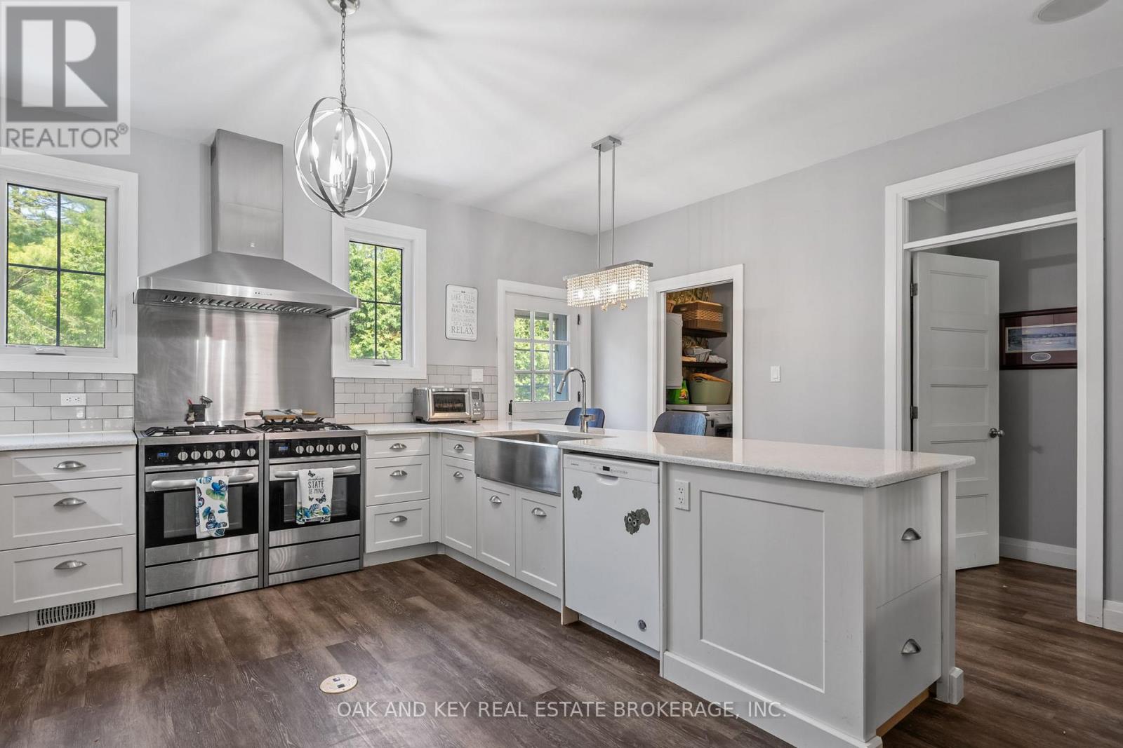 10016 Port Franks Road, Lambton Shores (Port Franks), Ontario  N0M 2L0 - Photo 11 - X12217446