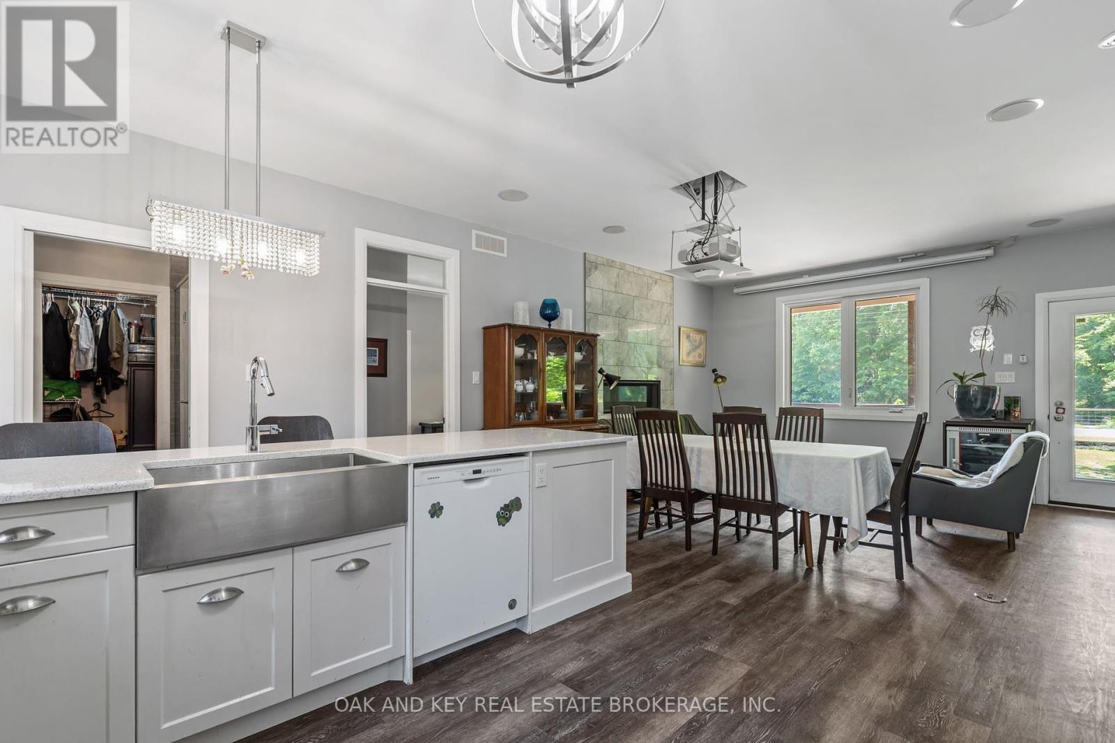 10016 Port Franks Road, Lambton Shores (Port Franks), Ontario  N0M 2L0 - Photo 17 - X12217446