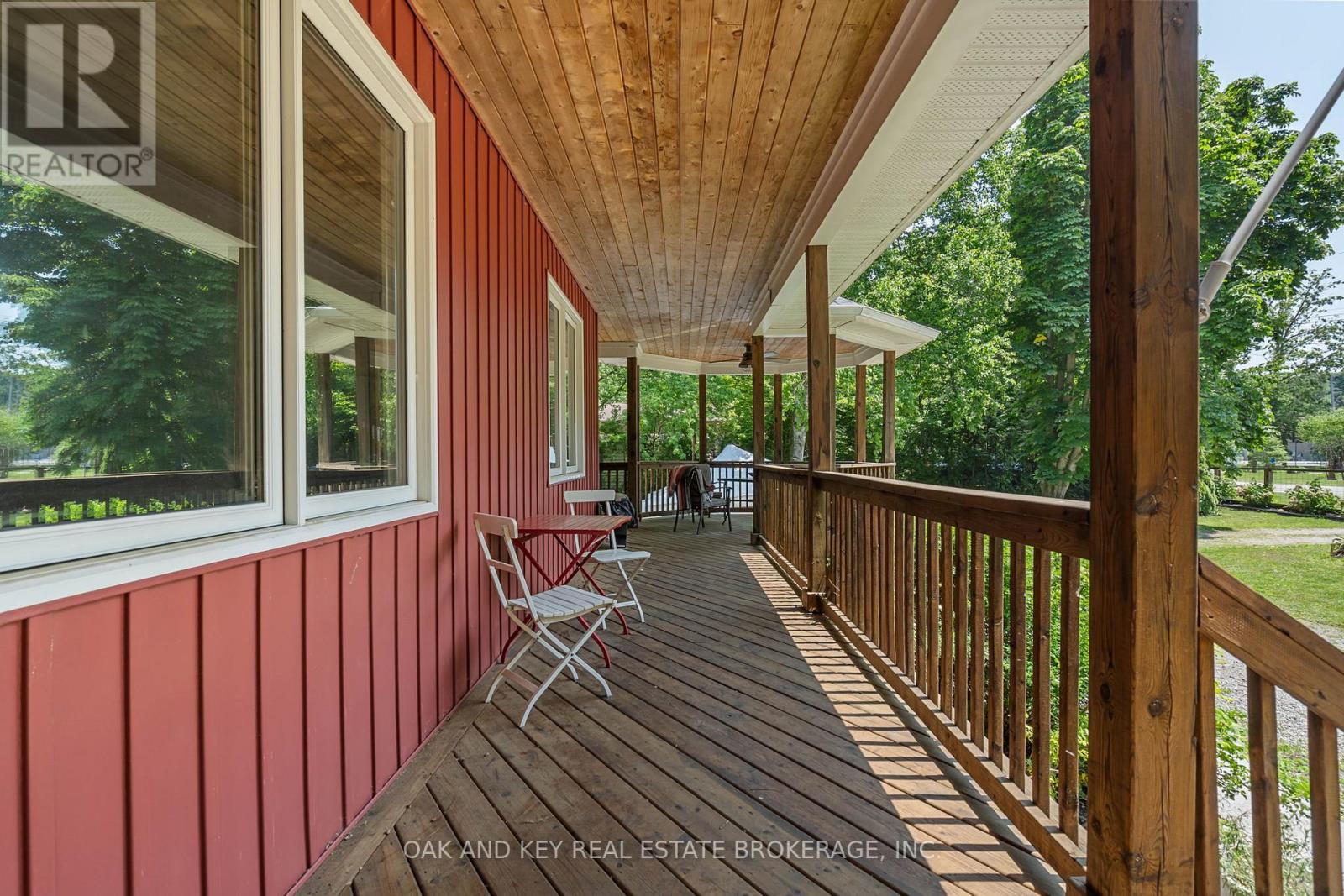 10016 Port Franks Road, Lambton Shores (Port Franks), Ontario  N0M 2L0 - Photo 4 - X12217446