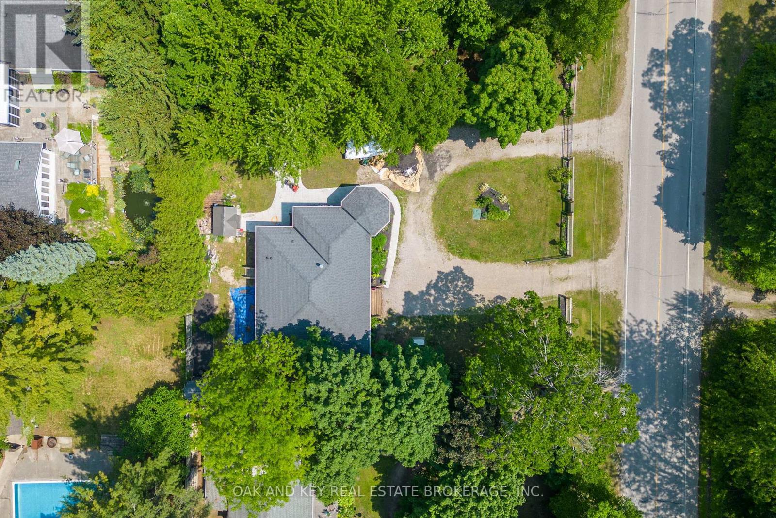 10016 Port Franks Road, Lambton Shores (Port Franks), Ontario  N0M 2L0 - Photo 41 - X12217446