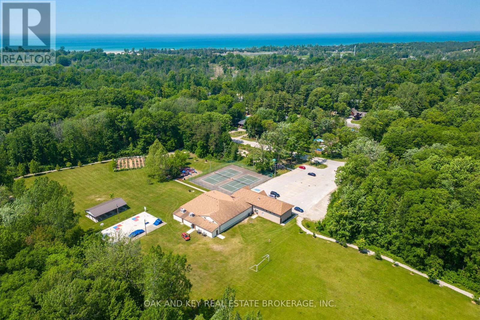 10016 Port Franks Road, Lambton Shores (Port Franks), Ontario  N0M 2L0 - Photo 42 - X12217446