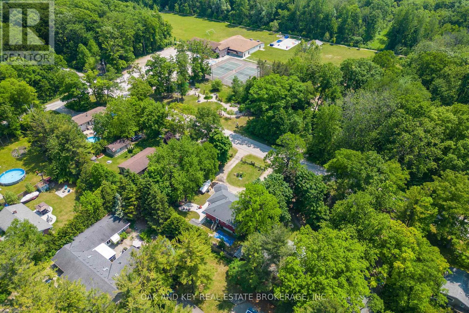 10016 Port Franks Road, Lambton Shores (Port Franks), Ontario  N0M 2L0 - Photo 49 - X12217446