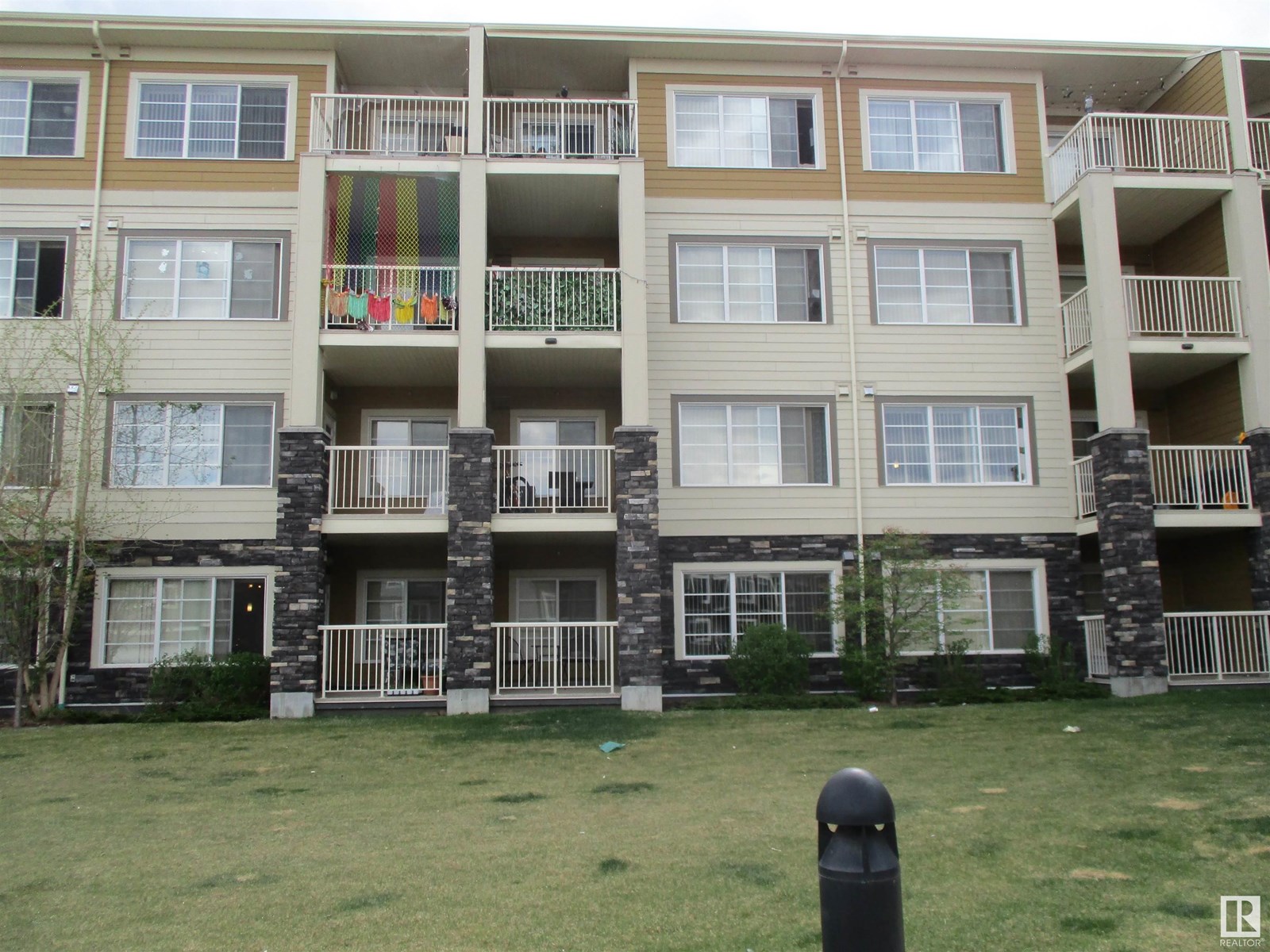 #221 3670 139 Av Nw, Edmonton, Alberta  T5Y 3N5 - Photo 2 - E4442082