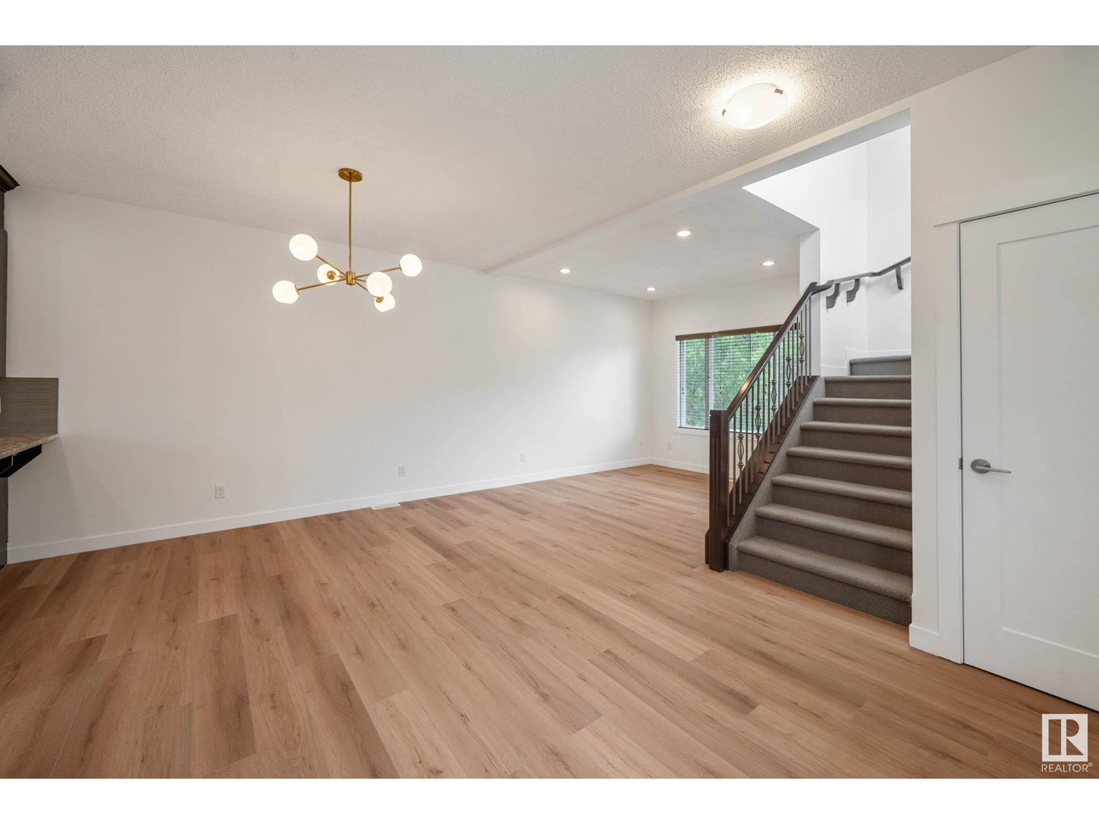 10152 160 St Nw, Edmonton, Alberta  T5P 3E7 - Photo 5 - E4442083