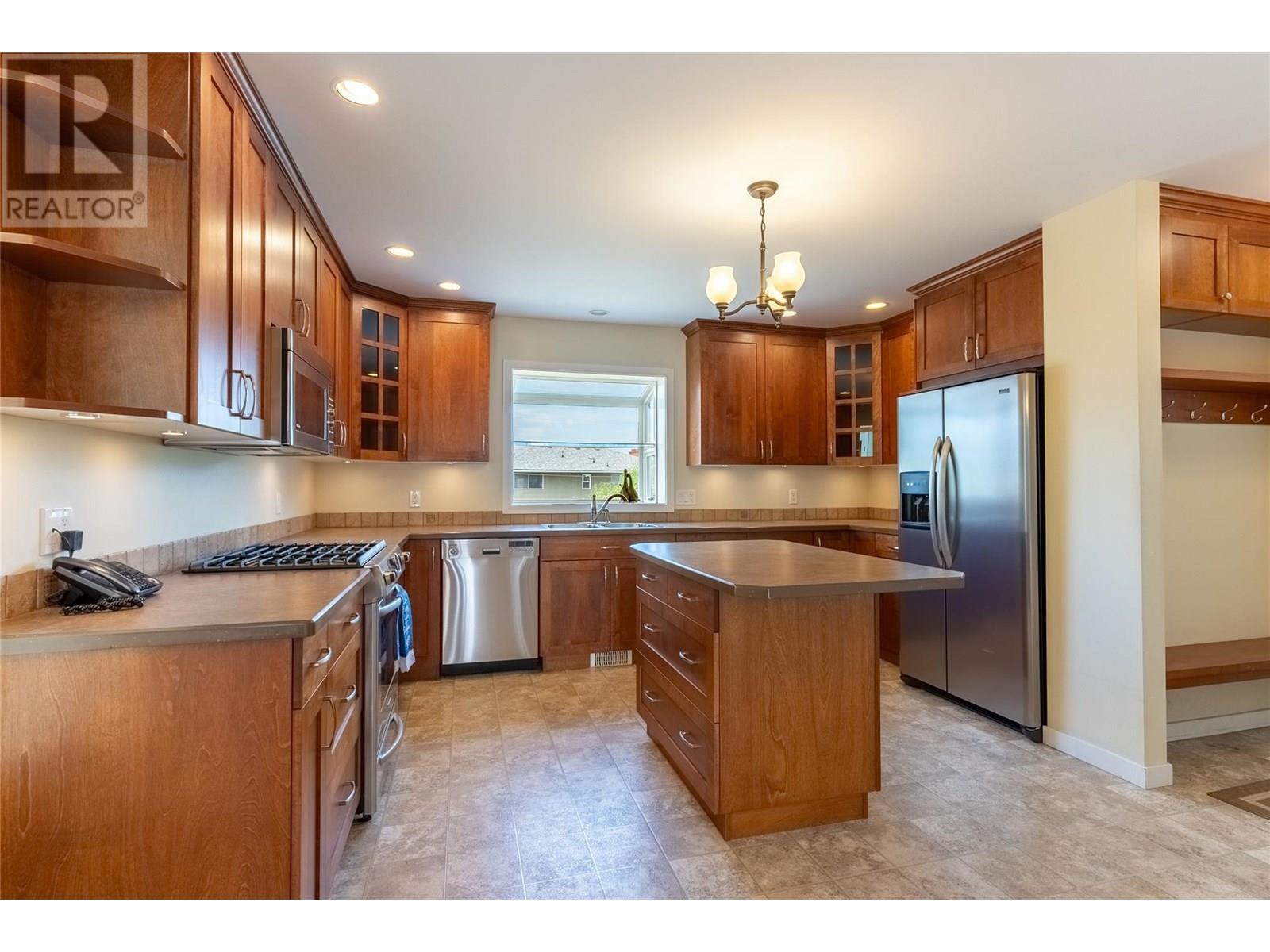 249 Chestnut Avenue, Kamloops, British Columbia  V2B 1L4 - Photo 12 - 10351833