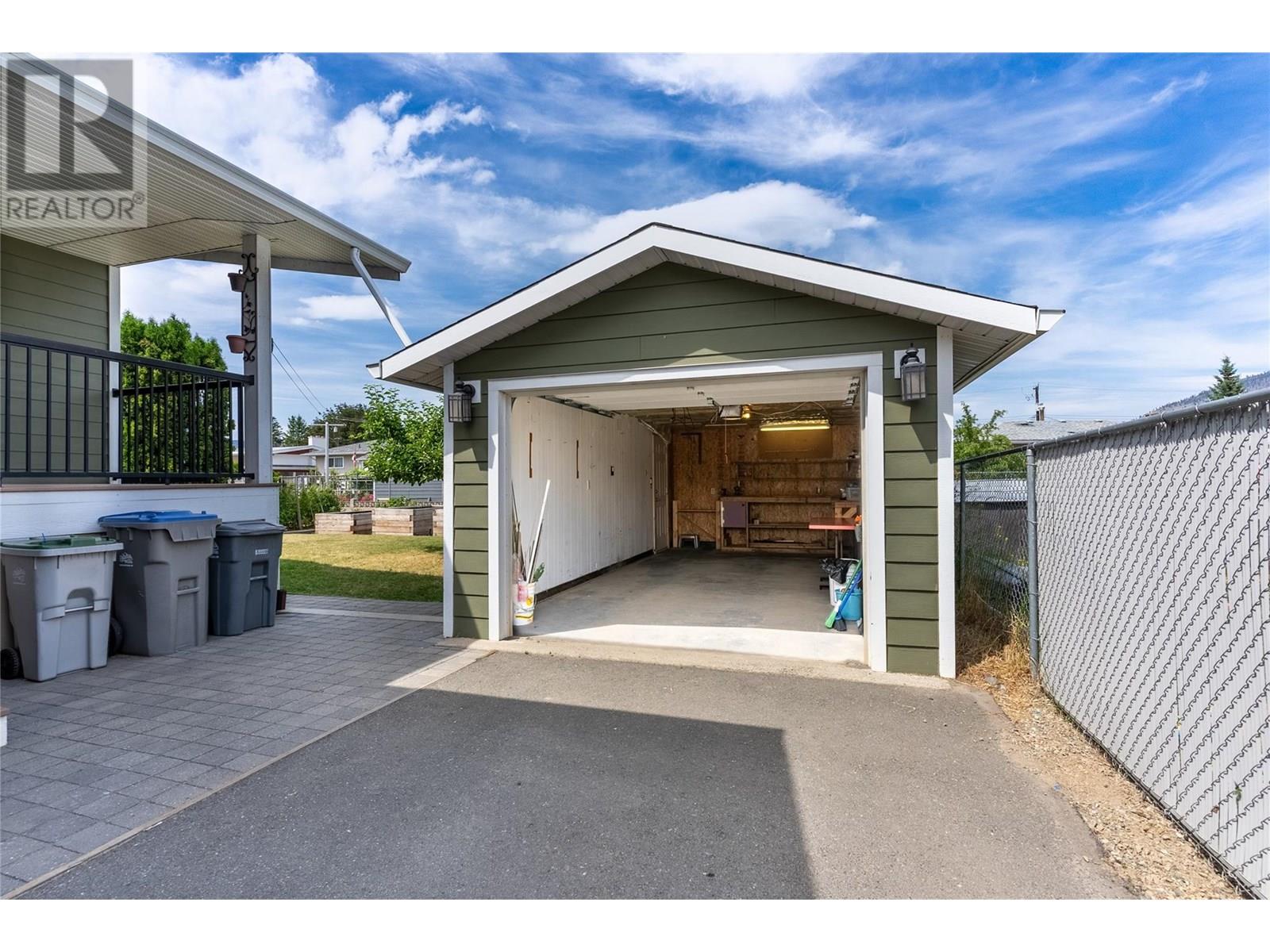 249 Chestnut Avenue, Kamloops, British Columbia  V2B 1L4 - Photo 39 - 10351833