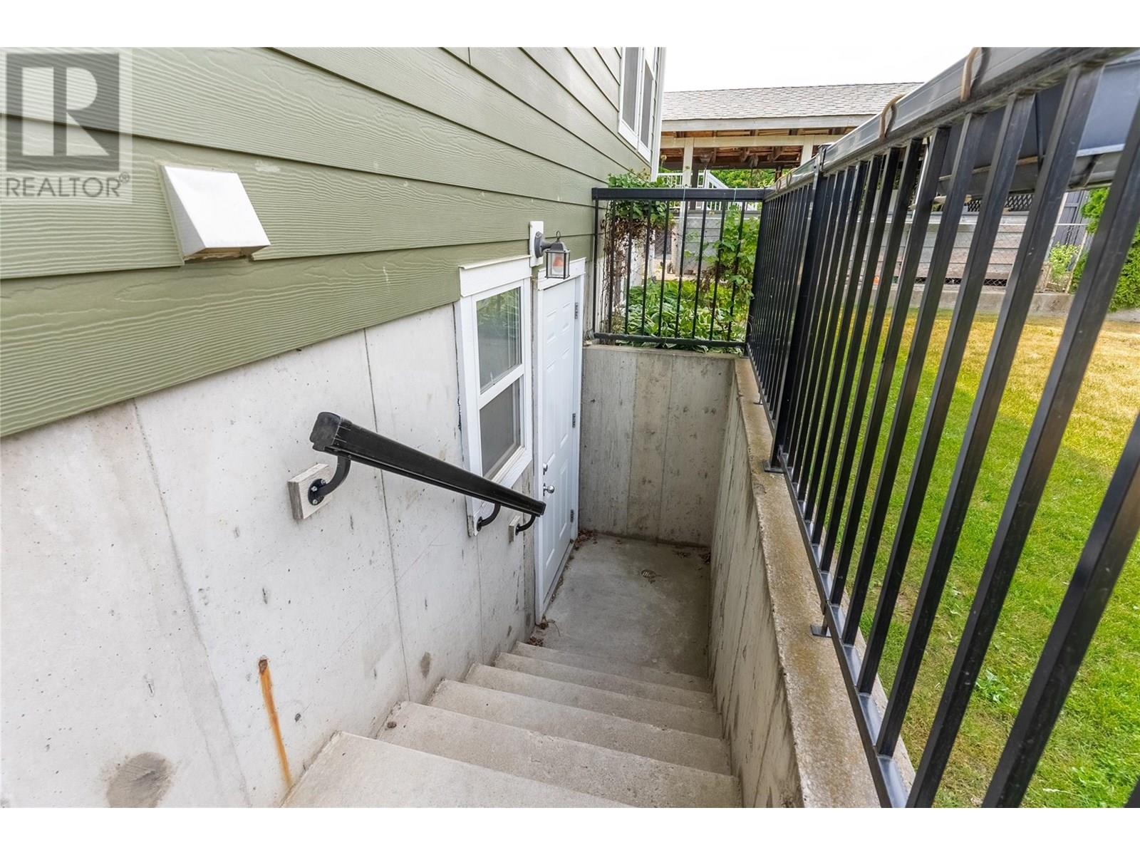 249 Chestnut Avenue, Kamloops, British Columbia  V2B 1L4 - Photo 48 - 10351833