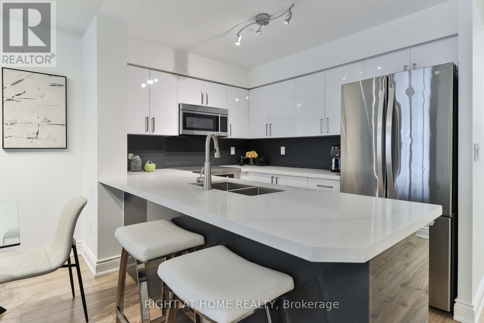 308 - 330 Adelaide Street E, Toronto, Ontario  M5A 4S9 - Photo 3 - C12179906