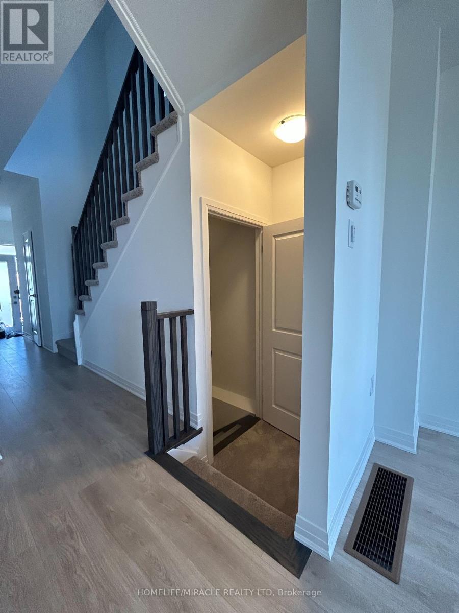 33 Sagewood Avenue, Barrie, Ontario  L9J 0K3 - Photo 18 - S12216981